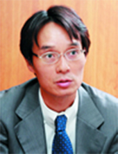 働き盛り世代を襲う男性更年期障害 男性ホルモン低下が招く多様な症状 患者さん ご家族の皆さまへ 日本新薬株式会社 働き盛り世代を襲う男性更年期障害 男性ホルモン低下が招く多様な症状 患者さん ご家族の皆さまへ 日本新薬株式会社